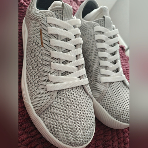 Dr. Scholl's Gray Women's Sneakers - Picture 3 of 11